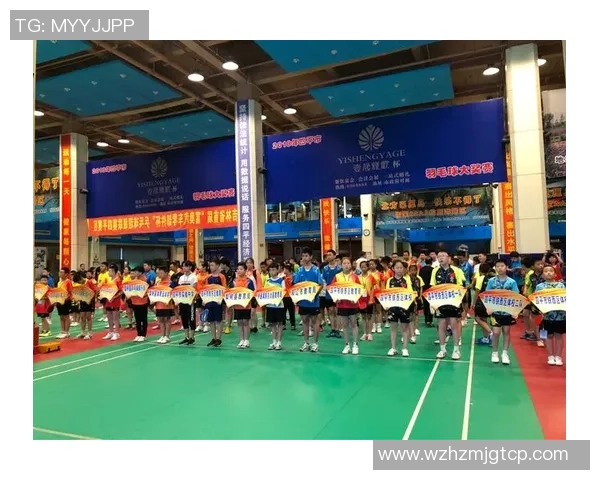 足球明星魅力四射帅气登场瞬间尽显风采与激情的完美结合